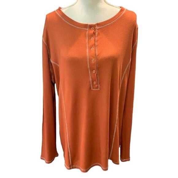 🔥🔥SALE🔥🔥Eldridge Solid Ribbed Rust Brown Top with Snap Button NWOT - Picture 1 of 2